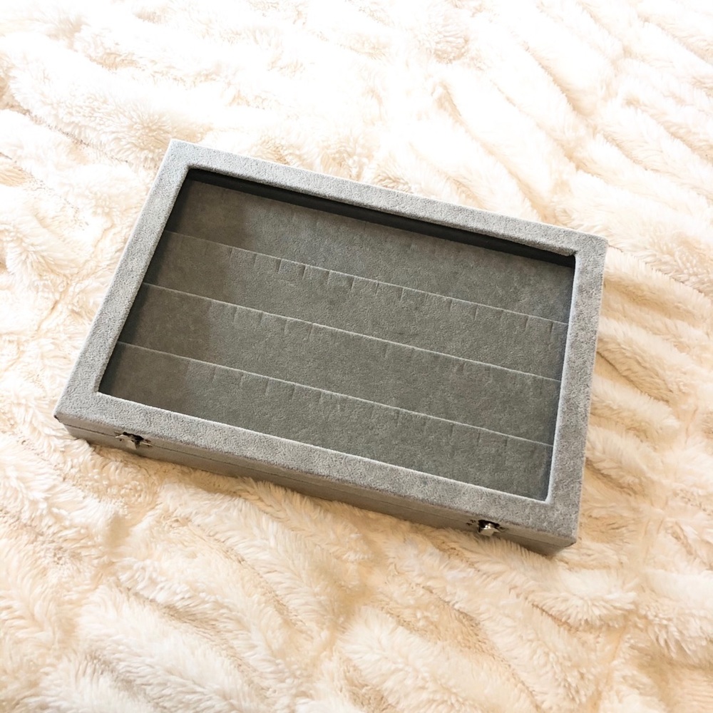 Earring storage box